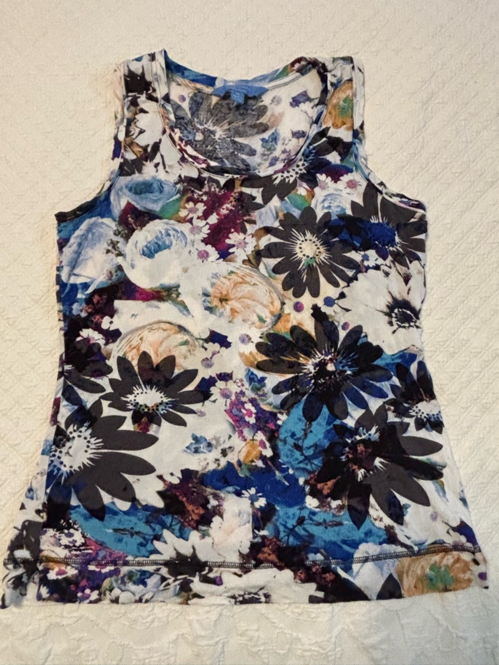 Simply Vera Vera Wang Floral Sleeveless Tank Top in Blue, Black & White